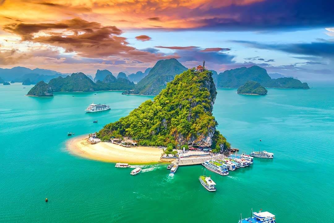 7 Days Vietnam Tour Package | Hanoi, Ha Long Bay & Da Nang with Ba Na Hill